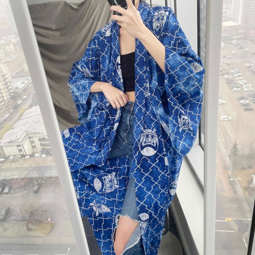 Vintage Daruma Doll Print Kimono: Retro Japanese Cotton Robe